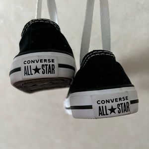 Black converse